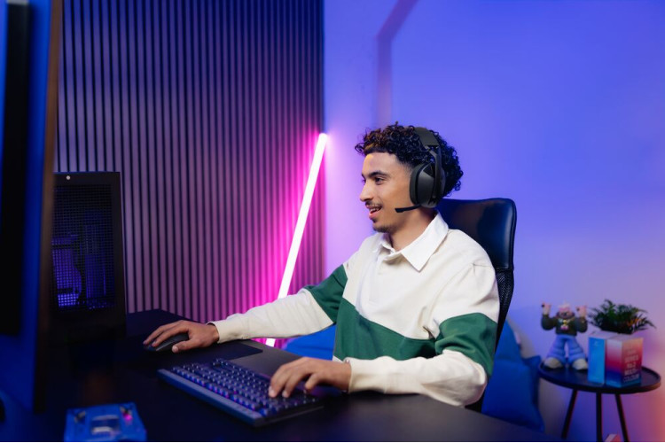 Геймери чекали саме на ці навушники — знайомся з Logitech G321