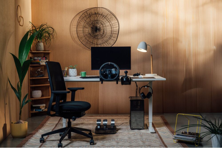 Кермо для всієї родини: Чому Logitech G923 – ідеальний вибір для сімейного відпочинку