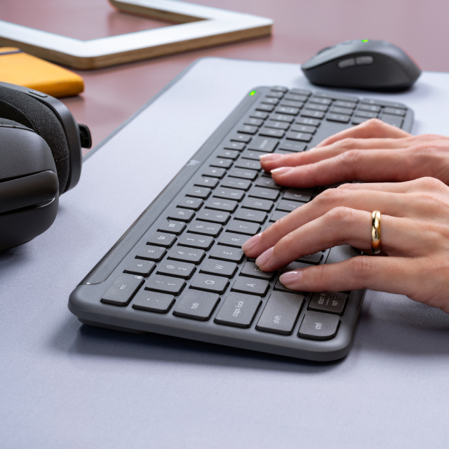 SIGNATURE SLIM MK950